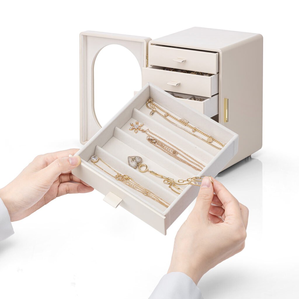 Cream PU leather multi-layer custom jewelry box closed
