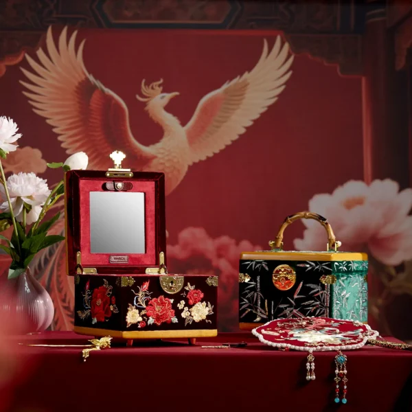 An Ode to Elegance: Discover the Phoenix & Peony Luxury Velvet Jewelry Box - Image 2